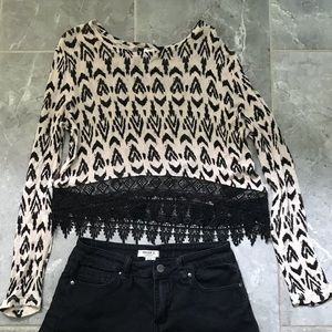 🌸Adorable Forever 21 cropped long sleeve top